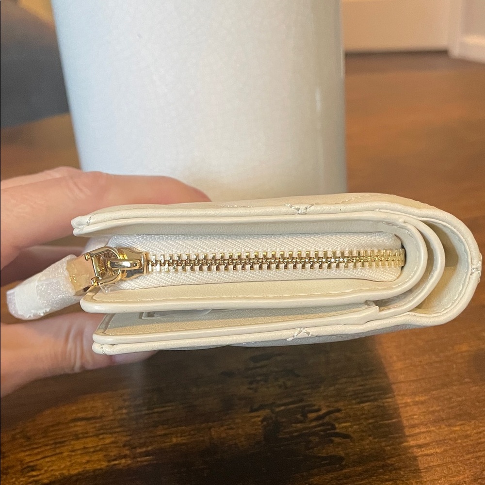 NWT Kate Spade Cream Quilted Compact Bifold Wallet - Picture 8 of 8